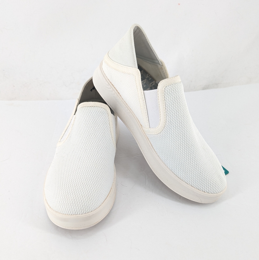 NWT OluKai Pehuea Bright White Slip-On Shoes Size 9